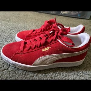 Women’s Red Puma Suede Classics in 6.5